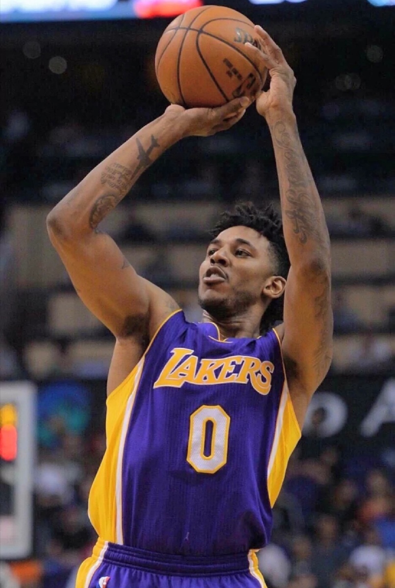 辽宁男篮90-79合肥狂风，威尔斯21+9布朗21分，国内球迷表现低迷