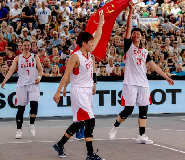 墨尔本城官方：莱基接受右髋关节手术，预计缺席三个月