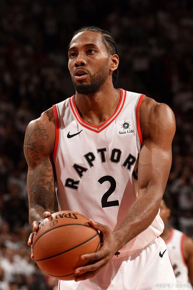 李霄鹏：希望球队能发挥出应有水平，明天奉献一场精彩的比赛