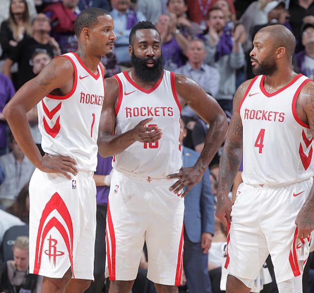 美媒：由于库里缺阵，76人主场最低门票降至8美元