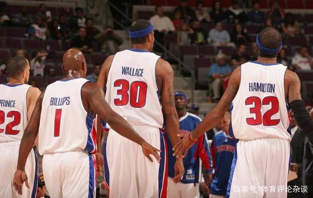 拜仁慕尼黑莱万帽子戏法再创纪录