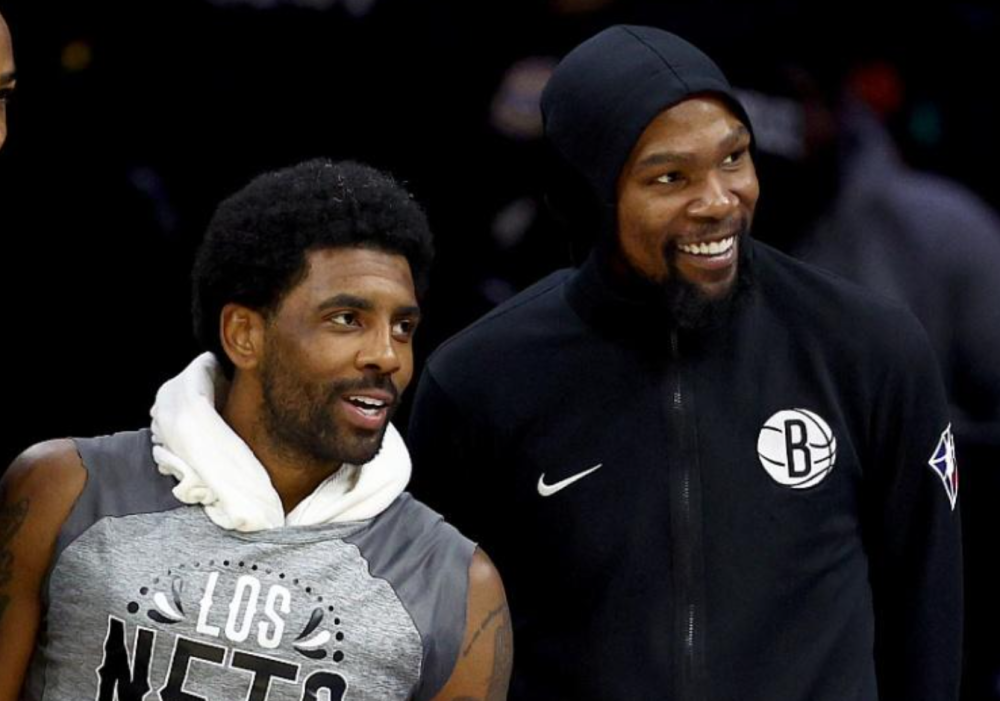 TA：皇马球星团队深度介入更衣室，阿隆索管理面临额外挑战