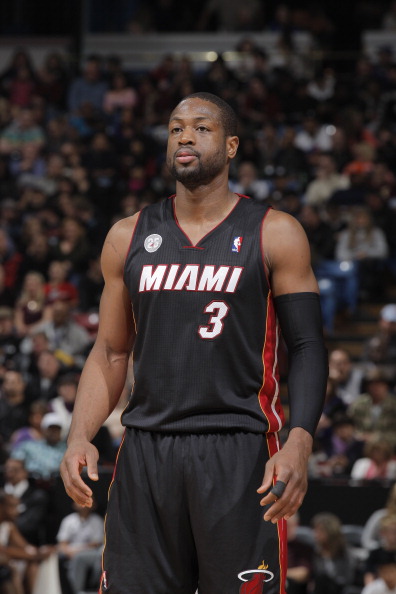 库尼亚：姆伯莫是个了不起的球员，能和他并肩作战很棒