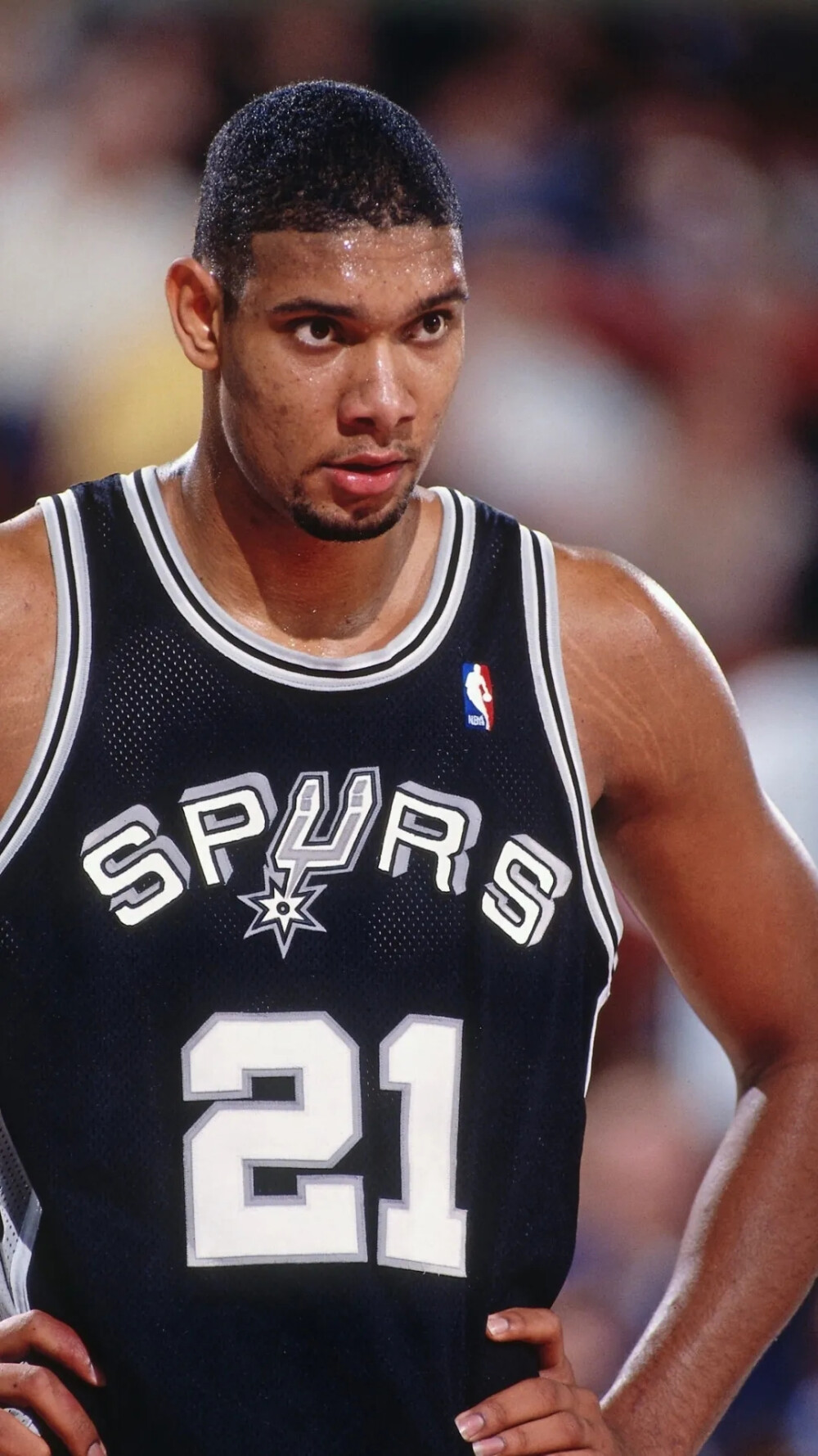 TAA再遭伤情打击2025报销：后防问题困扰阿隆索，解决不好就下课