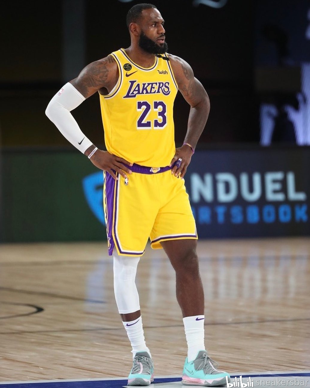 TA：球员版长袖球衣全面回归，实现从性能到美学的个性表达