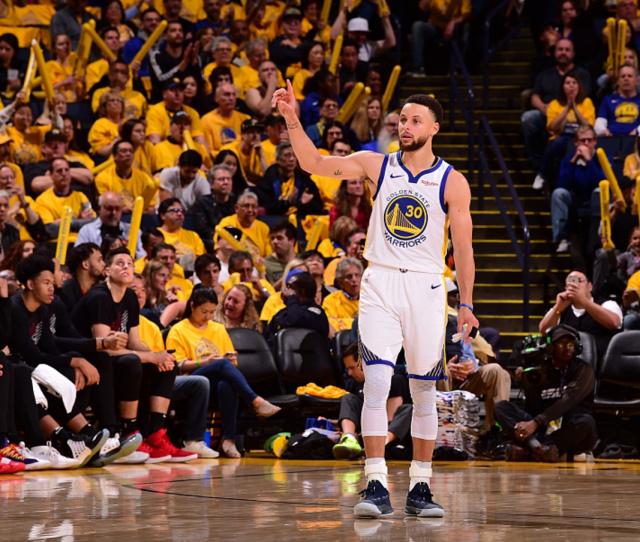 半场战报：申花2-0津门虎，阿苏埃破门，吴曦点射