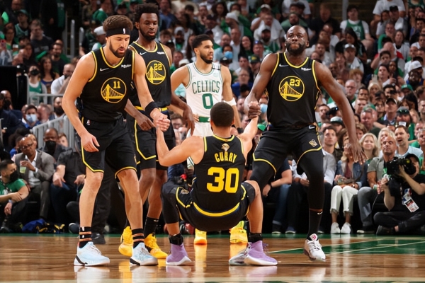 德转：王上源与河南队续约一年，新合同至2026年底